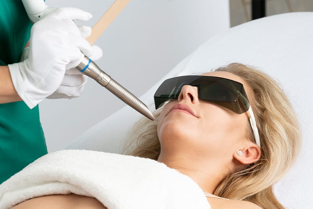 Laserowe odmładzanie i usuwanie niedoskonałości twarzy Endolifting 4D
