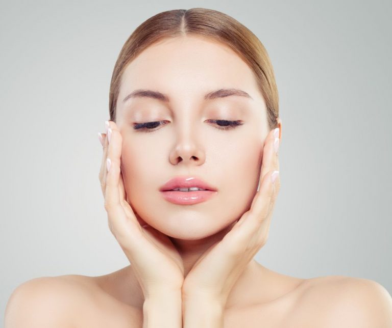 How do you optically slim your face?