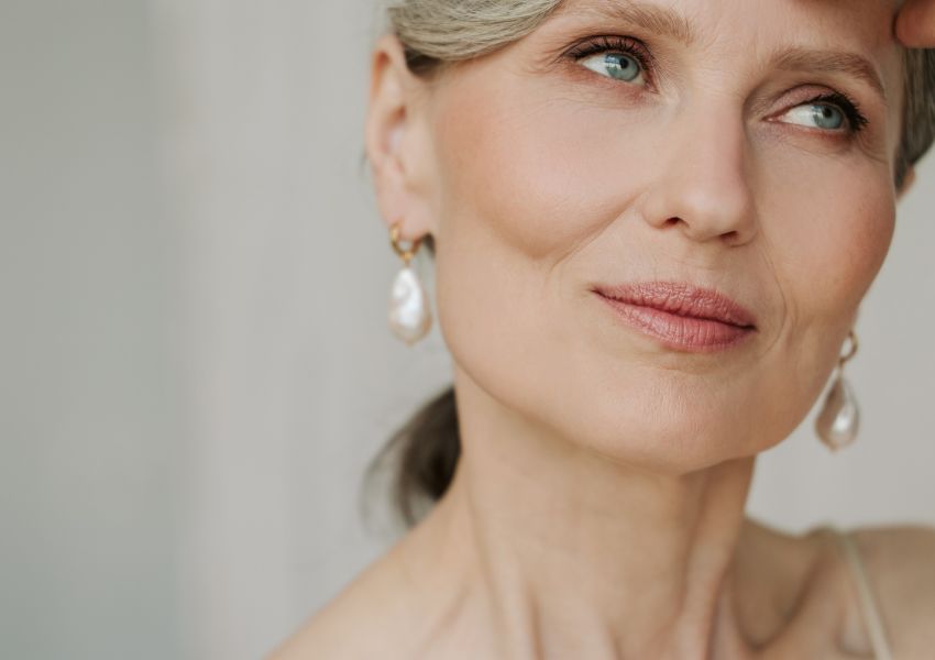 Wie Sie Ihr Gesicht nach 60 verjüngen können