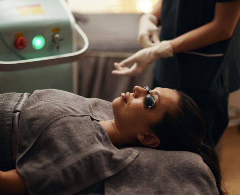 Laserhårfjerning i ansiktet hos kvinner: fakta, myter og langtidseffekter