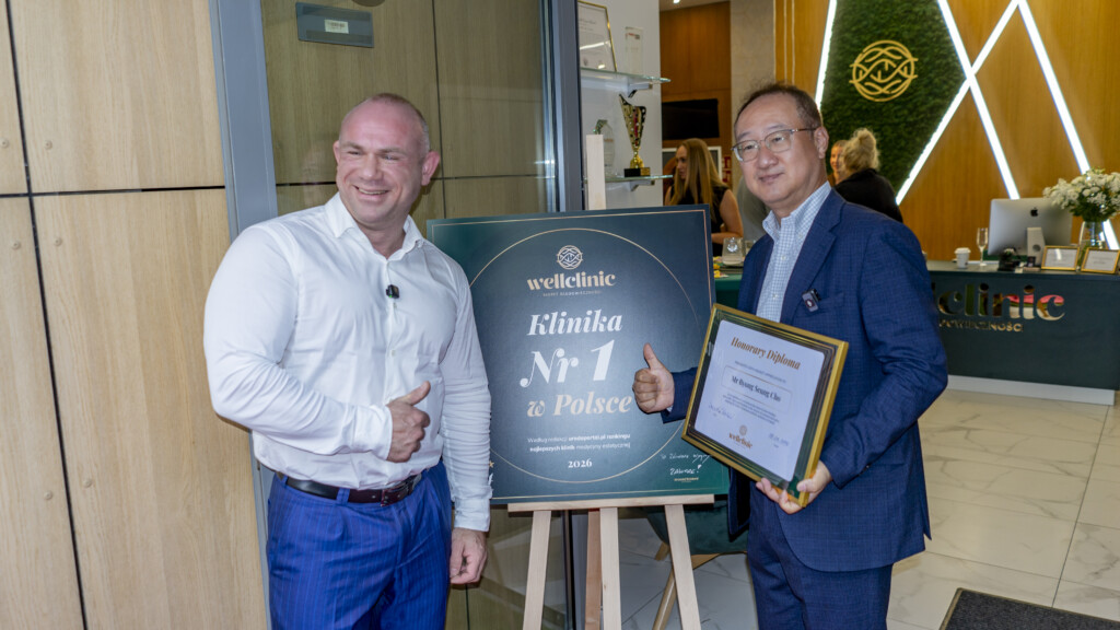 Der Entwickler der ASCEplus-Technologie, Dr. Byong Seung Cho, zu Besuch bei Wellclinic